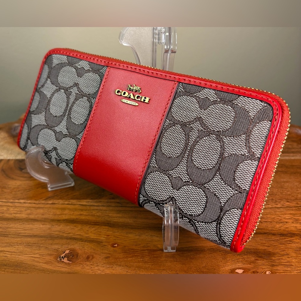 Coach Signature Jacquard Red Leather Slim Accordion Wallet C5731B Like New